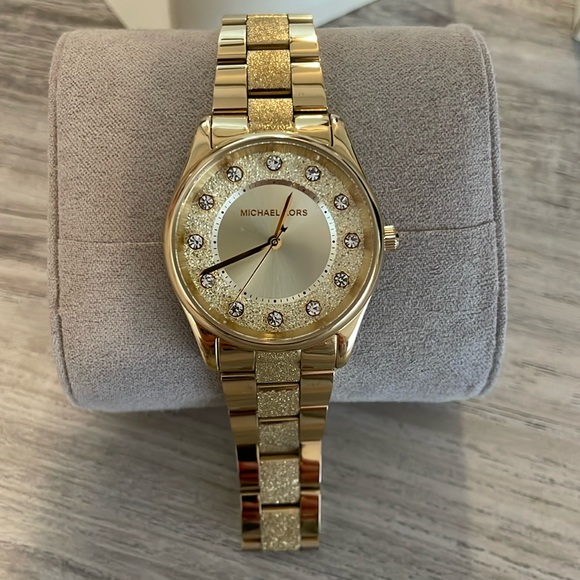 Gold Michael Kors watch EUC with box - Picture 2 of 7